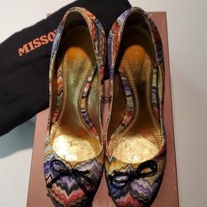 Missoni Round Toe Pumps